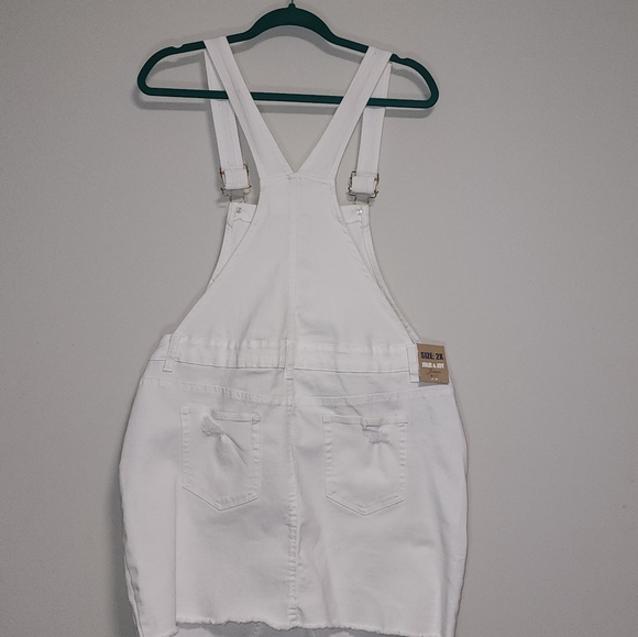 White Overall Short-Skirt - Picture 2 of 2